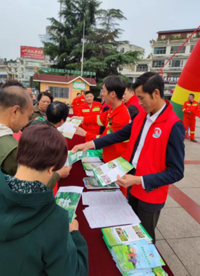 黔西市林业局开展林草生物灾害防控宣传周活动